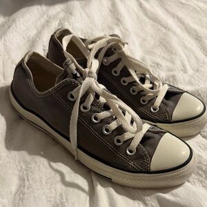 Converse All-Stars Unisex Chuck Taylor's Men Size  5 Women Size 7 Grey